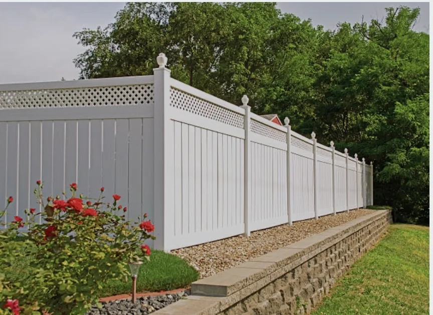 Vinyl Privacy Fence with Lattice Top project by Excalibur Fence and Iron Works